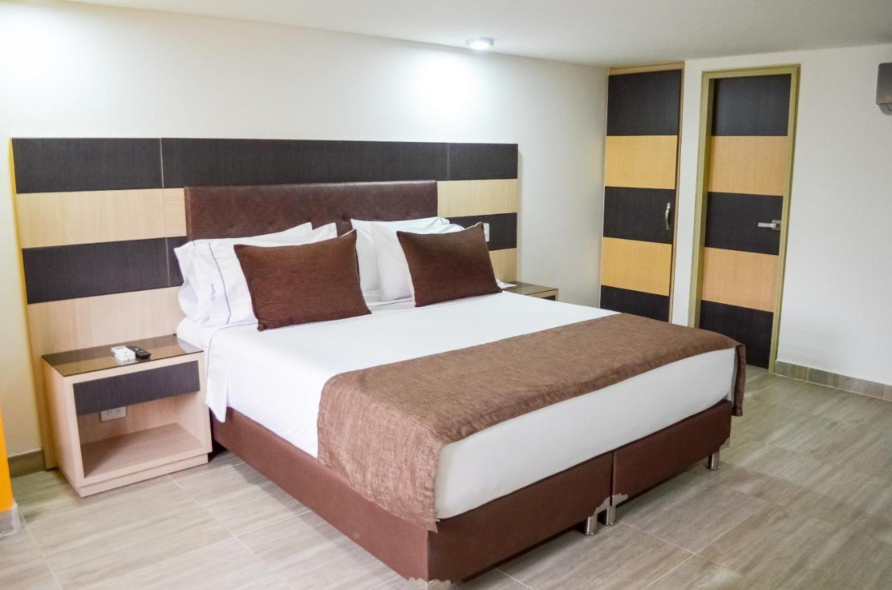 Hotel Parque 70 Меделин Екстериор снимка