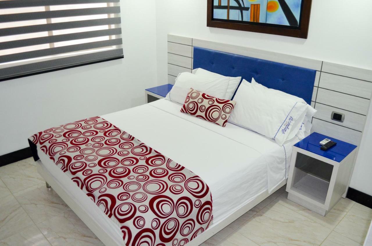 Hotel Parque 70 Меделин Екстериор снимка
